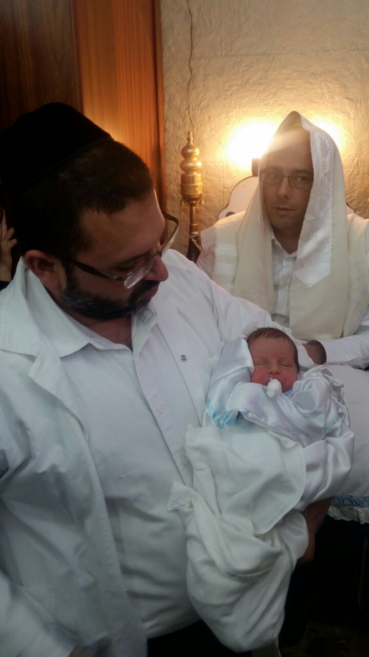 המוהל יוסף בלנרו בברית מילה