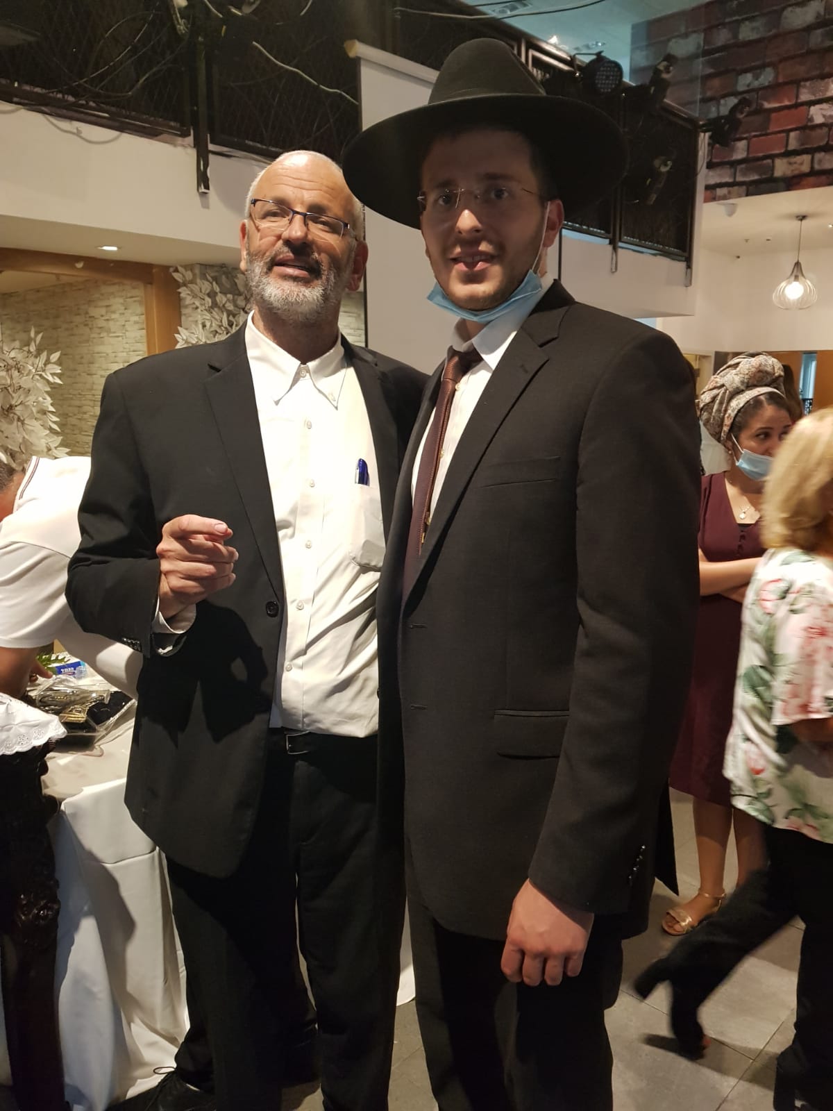 הבחור מהברית ברעננה עם המוהל אברהם סילאם